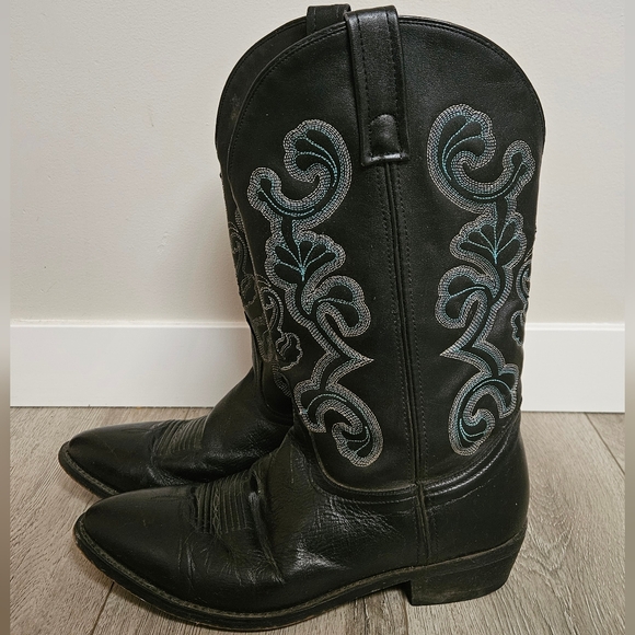 *SOLD* Black Cowboy Boots - Picture 4 of 7